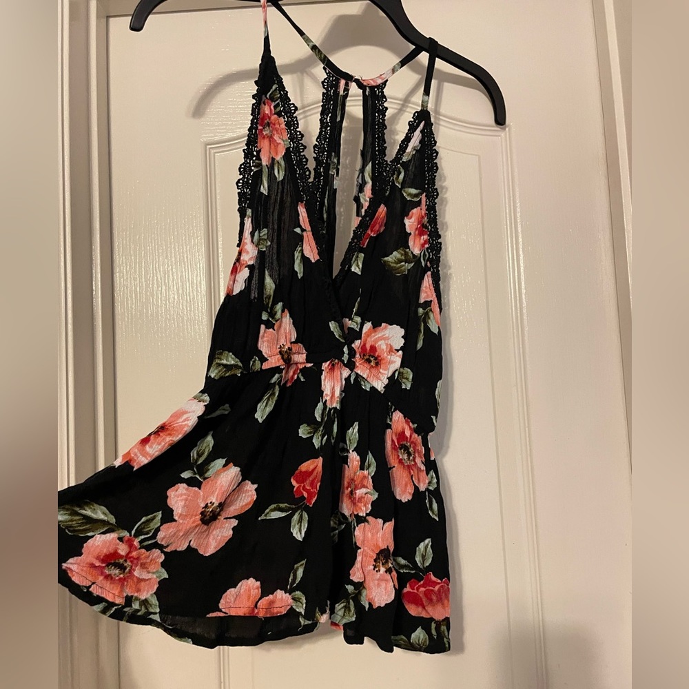 KENDALL & KYLIE TANK TOP